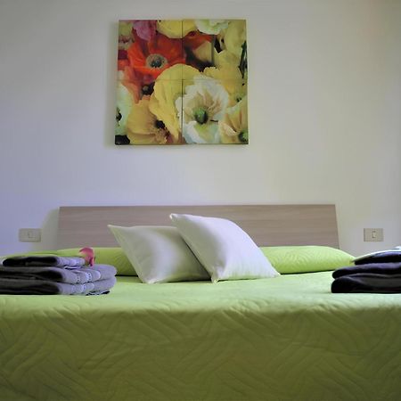 Home & Breakfast La Madonnina 013136-Cni-00001 Lurago D'Erba Экстерьер фото