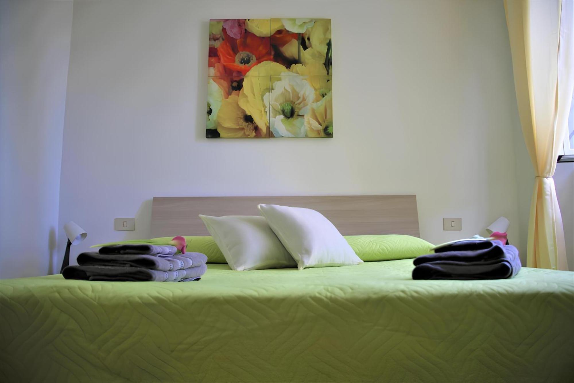 Home & Breakfast La Madonnina 013136-Cni-00001 Lurago D'Erba Экстерьер фото
